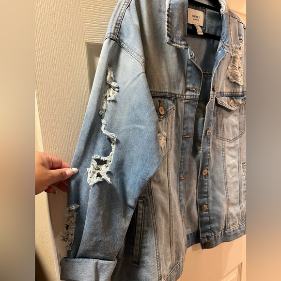 Forever 21 Los Angeles, Distressed Oversized Denim Jacket Size L - Picture 3 of 5